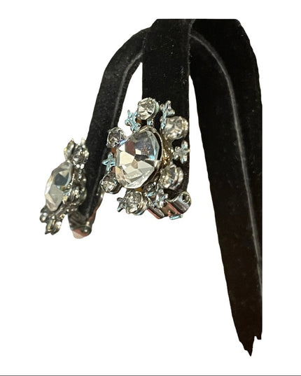 Vintage crystal flower silver finish 1960s round clip on earrings