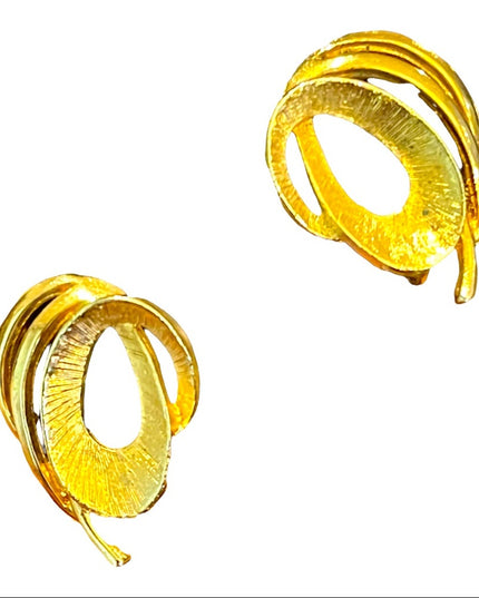 Vintage gold finish 1960s clip on infinity earrings