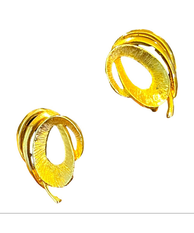 Vintage gold finish 1960s clip on infinity earrings