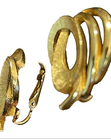 Vintage gold finish 1960s clip on infinity earrings
