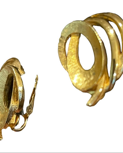 Vintage gold finish 1960s clip on infinity earrings