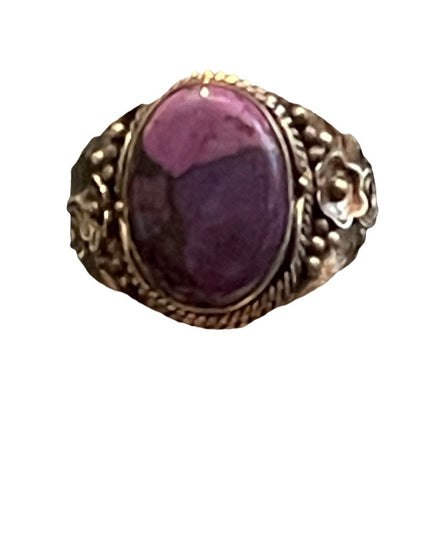 Vintage sterling 925 ornate purple stone ring