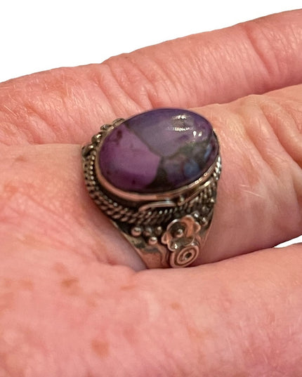 Vintage sterling 925 ornate purple stone ring