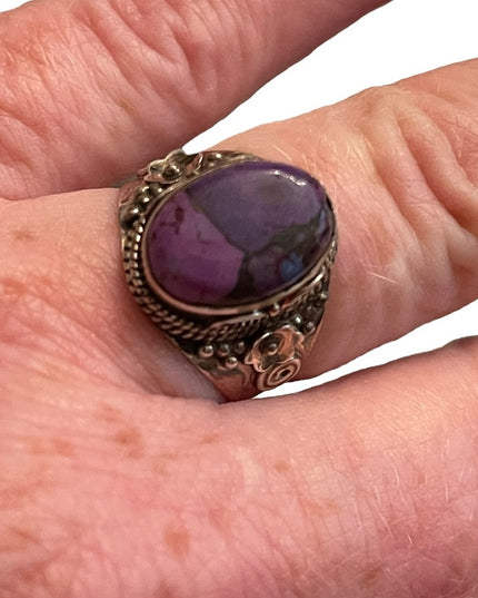 Vintage sterling 925 ornate purple stone ring