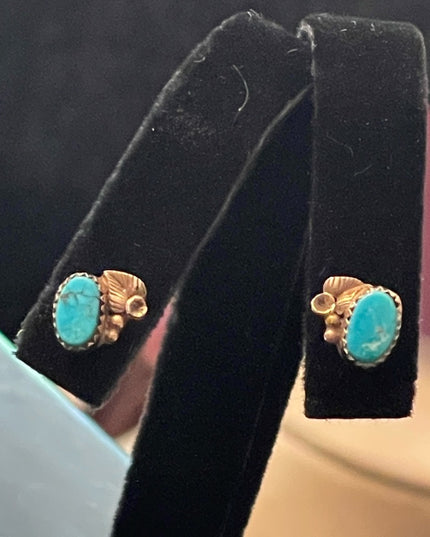 Vintage 14k Gold Turquois flower ornate Navajo earrings