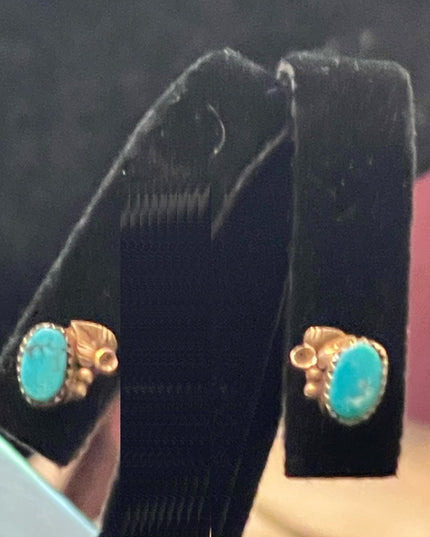 Vintage 14k Gold Turquois flower ornate Navajo earrings