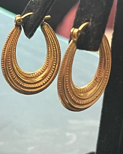 Vintage textured 14k gold oval hoop earrings