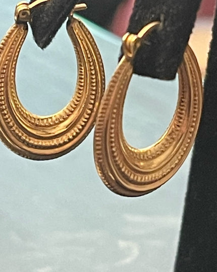 Vintage textured 14k gold oval hoop earrings