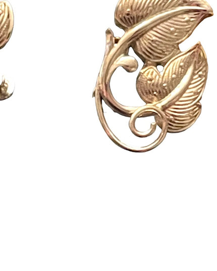 Vintage Boyd bond Sterling silver leaf screw back earrings