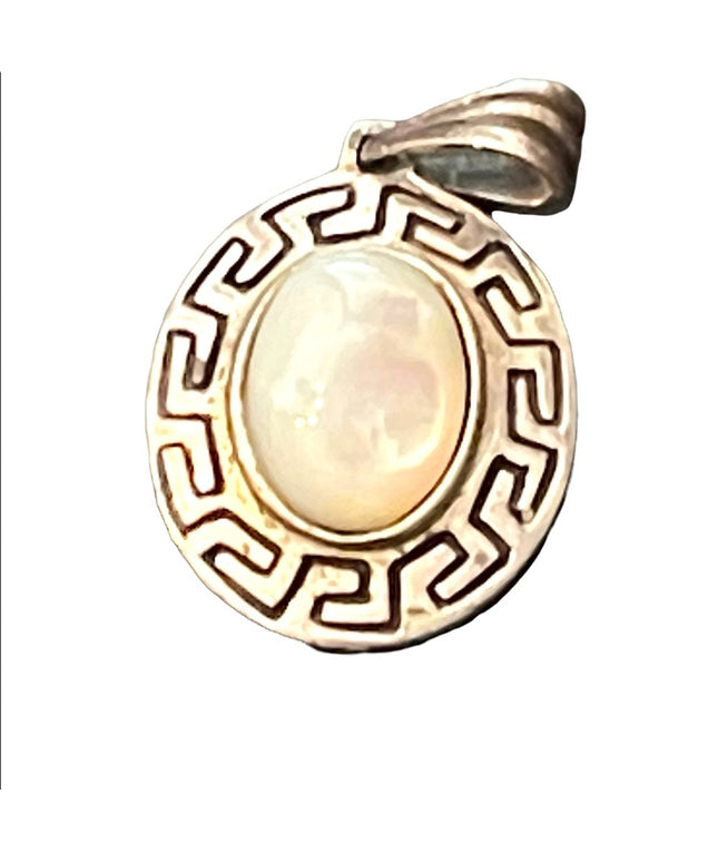 Vintage sterling silver 925 Mother of pearl ornate etched Navajo oval pendant