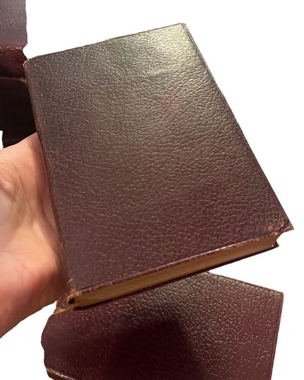 Antique UK collins 1920 Red Leather The Old Curiosity Shop Charles Dickens Gold