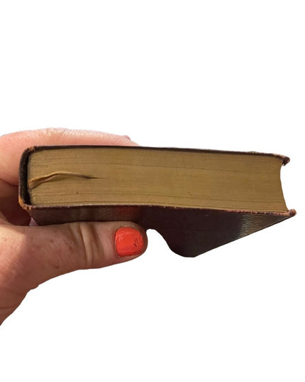 Antique UK collins 1920 Red Leather The Old Curiosity Shop Charles Dickens Gold