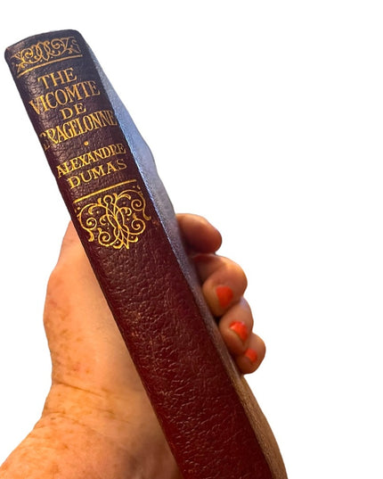 Antique 1908 THE VICOMTE DE BRAGELONNE by Alexandre Dumas-- VERY RARE--635 Pages