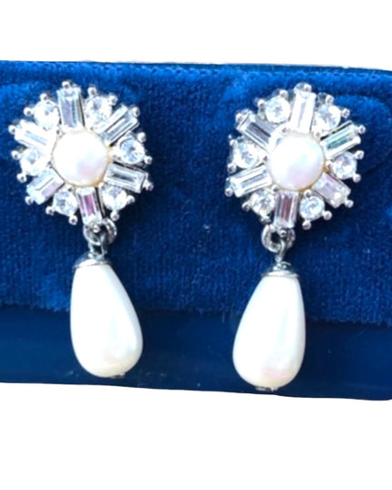 Vintage New faux pearl & rhinestone dangle earring