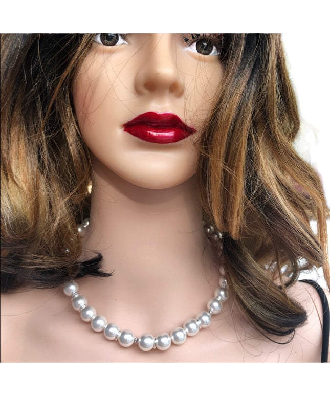 Beautiful Vintage NEW Faux pearl necklace