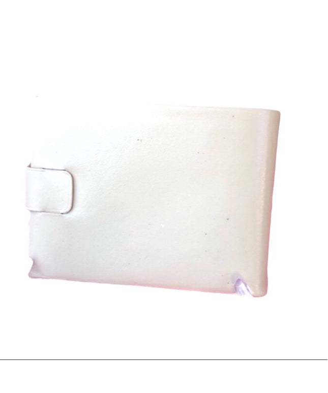 Vintage 1970s lady Buxton leather billfold wallet white