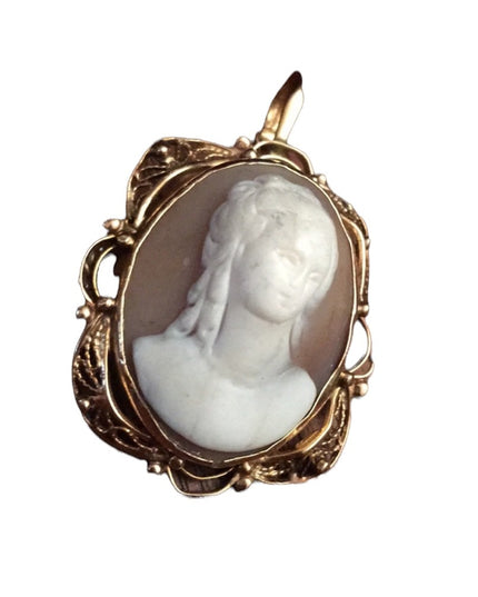 Antique Victorian 14k Gold High Relief Cameo necklace pendant