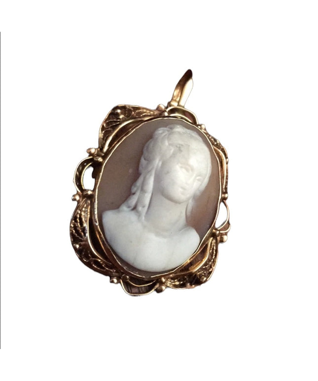 Antique Victorian 14k Gold High Relief Cameo necklace pendant
