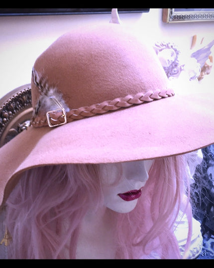 Beautiful felt wide brim hat tan brown  Aldo