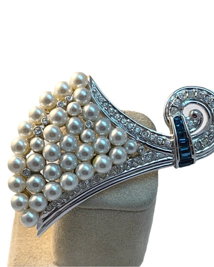 VTG C1960s silver rhodium plated Butler Faux pearl rhinestone brooch FAC