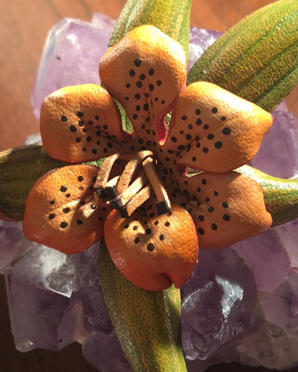- Vintage Leather Island flower brooch