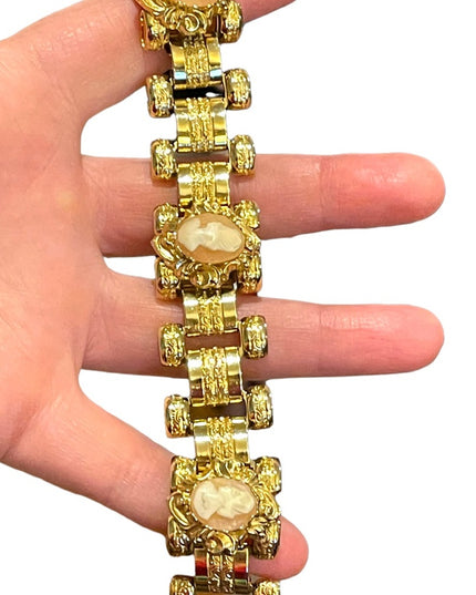 Vintage 1950s Gold shell Cameo Book chain link Fancy bracelet Stunning etching