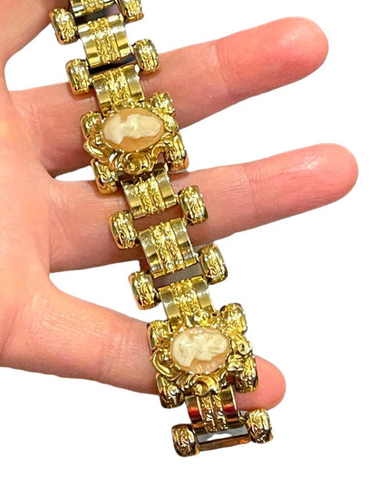 Vintage 1950s Gold shell Cameo Book chain link Fancy bracelet Stunning etching