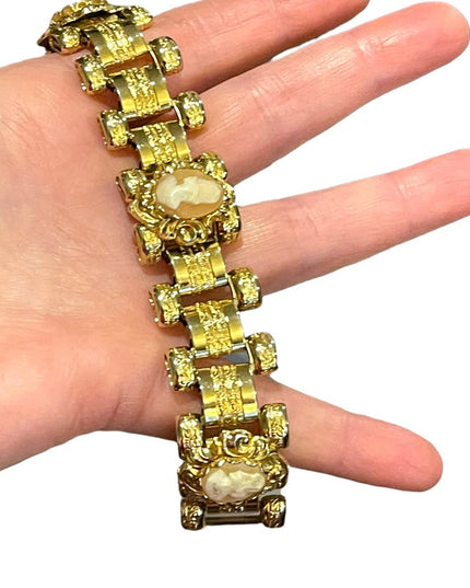 Vintage 1950s Gold shell Cameo Book chain link Fancy bracelet Stunning etching