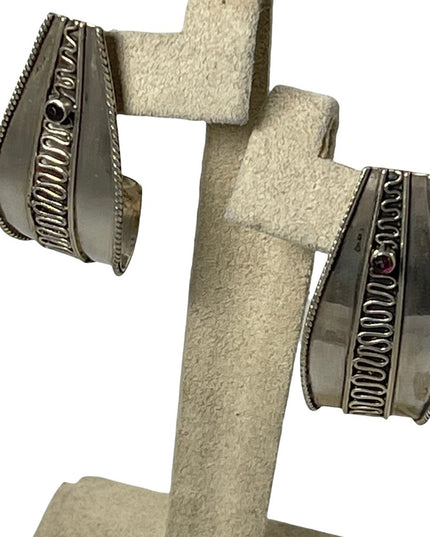 - Vintage sterling silver 925 dangle earrings garnet stone Balenisian Bali
