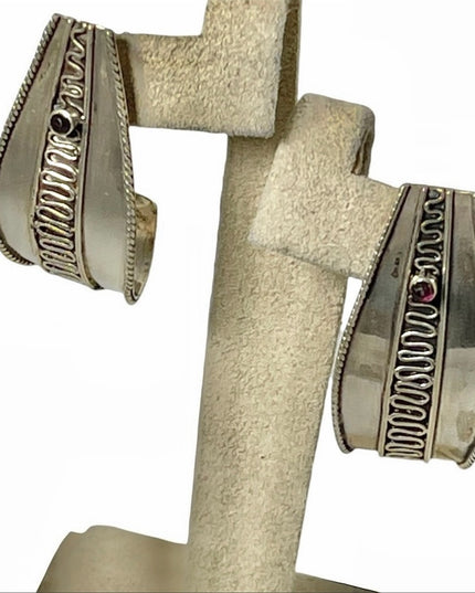 - Vintage sterling silver 925 dangle earrings garnet stone Balenisian Bali