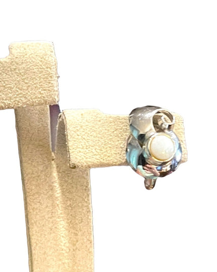 Vintage Opal sterling silver screw back earrings Lovely’