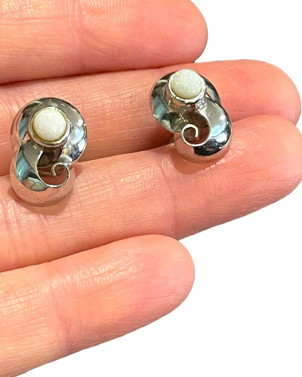 Vintage Opal sterling silver screw back earrings Lovely’