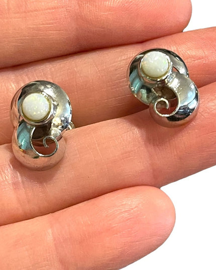 Vintage Opal sterling silver screw back earrings Lovely’