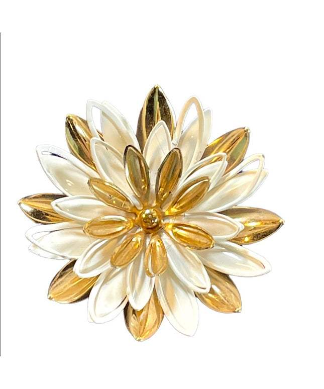Vintage 1970s Sarah Coventry gold and white enamel large metal flower  brooch