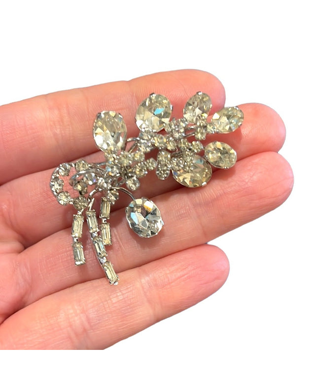 Vintage 1960s Crystal flower brooch clear silver