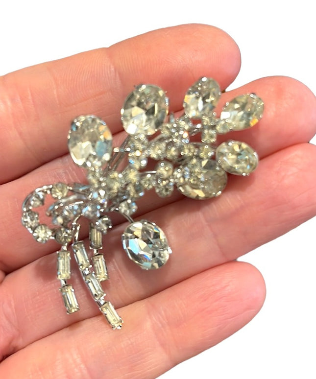 Vintage 1960s Crystal flower brooch clear silver