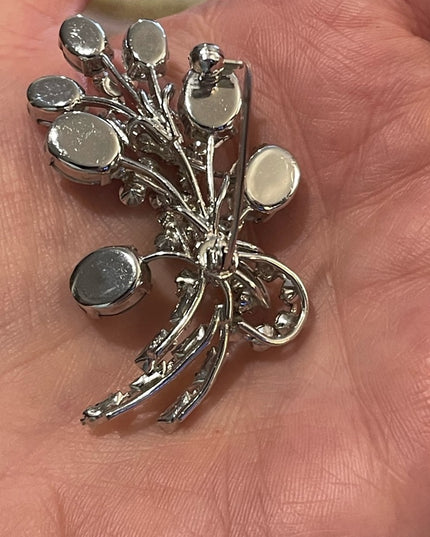 Vintage 1960s Crystal flower brooch clear silver