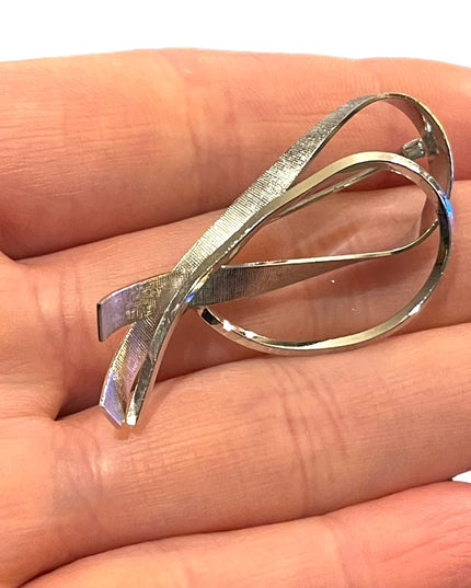 Vintage Catamore 12k White G old filled Bow ribbon brooch 2”