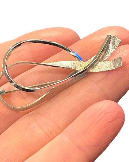 Vintage Catamore 12k White G old filled Bow ribbon brooch 2”