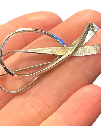 Vintage Catamore 12k White G old filled Bow ribbon brooch 2”