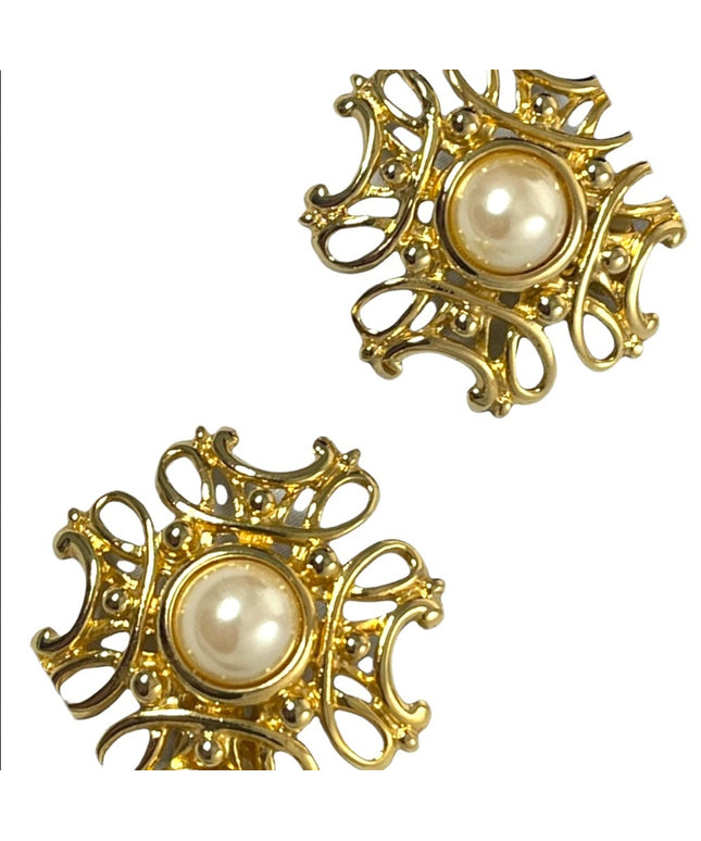 Vintage 1980s Chunky gold finish faux pearl ornate design clip on earrings