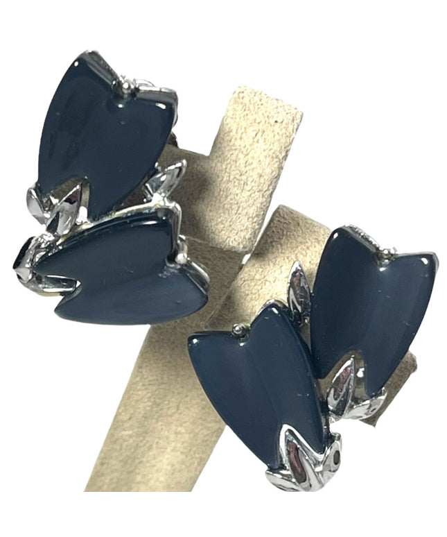 Vintage 1960s LISNER Thermoset silver gray clip on earrings