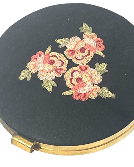Vintage 1950s Cross stitch needlepoint flowers powder puff compact