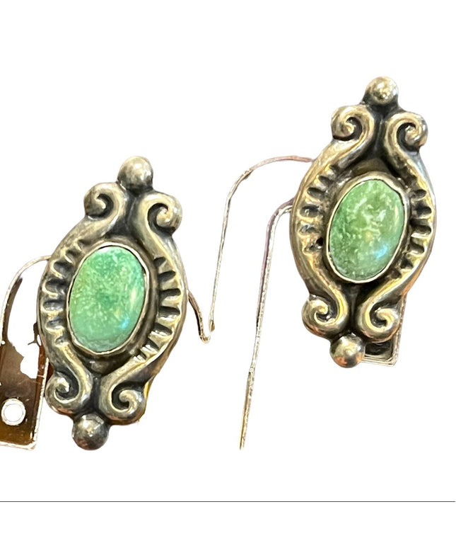 Vintage sterling silver Southwestern style fancy ornate torquois earrings