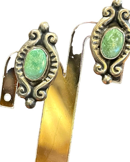 Vintage sterling silver Southwestern style fancy ornate torquois earrings