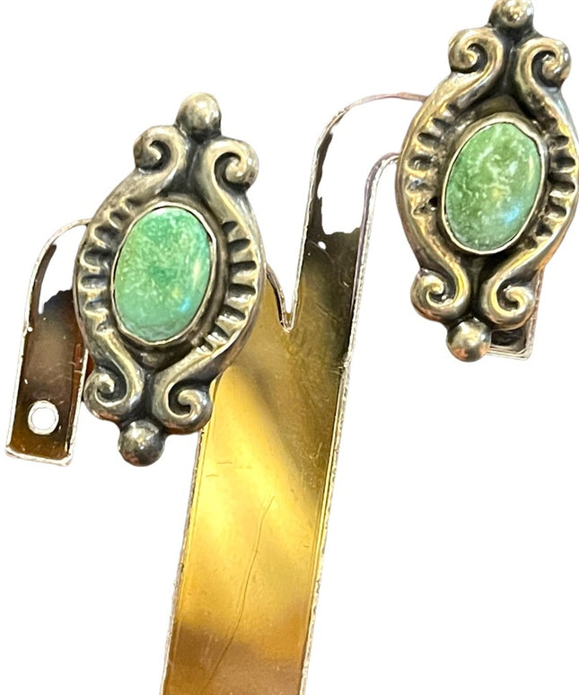 Vintage sterling silver Southwestern style fancy ornate torquois earrings