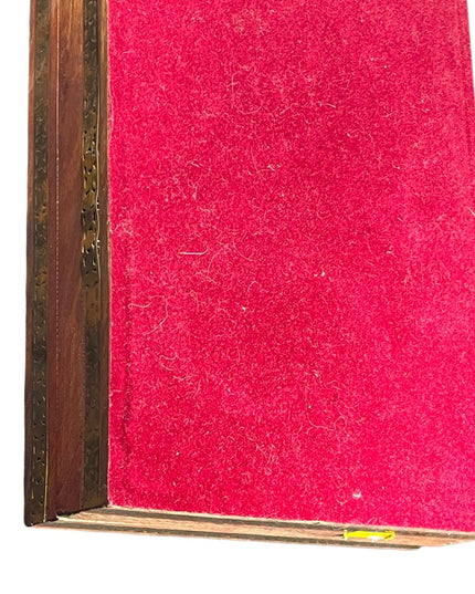 RAGINI KAKUBHA - JEWELRY BOX WITH GEMSTONE PAINTING Brass accents