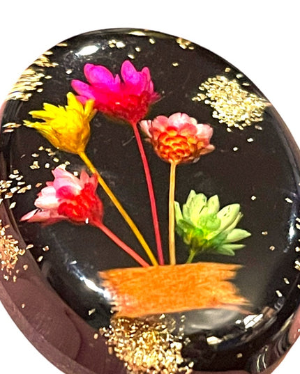 Vintage 1960s RESIN LUCITE real flower oval 3D brooch