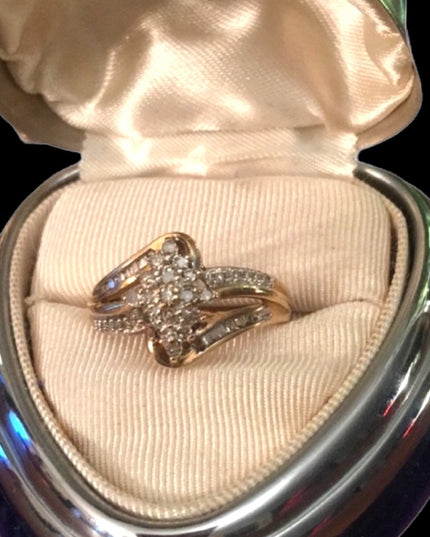 10k Gold Vintage diamond cluster ring w- appraisal