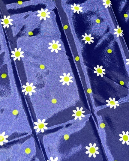 Vintage 1960s Green blue white DAISEY acetate scarf 26”